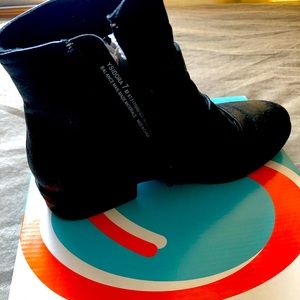 Booties good condition